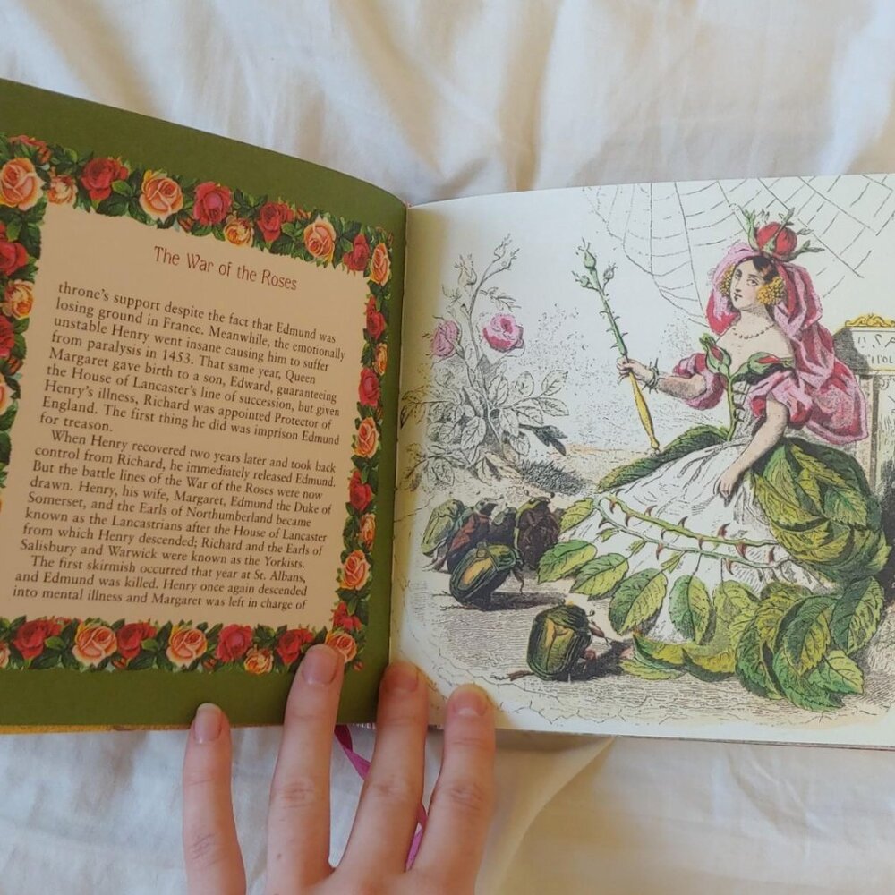 The Little Big Book of Roses coffee table book - Picture 3 of 4